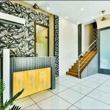 Hotel Palace Residency Near Lokmanya Tilak Terminus Mumbai Ngoại thất bức ảnh