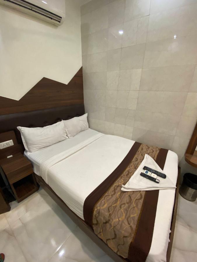 Hotel Palace Residency Near Lokmanya Tilak Terminus Mumbai Ngoại thất bức ảnh