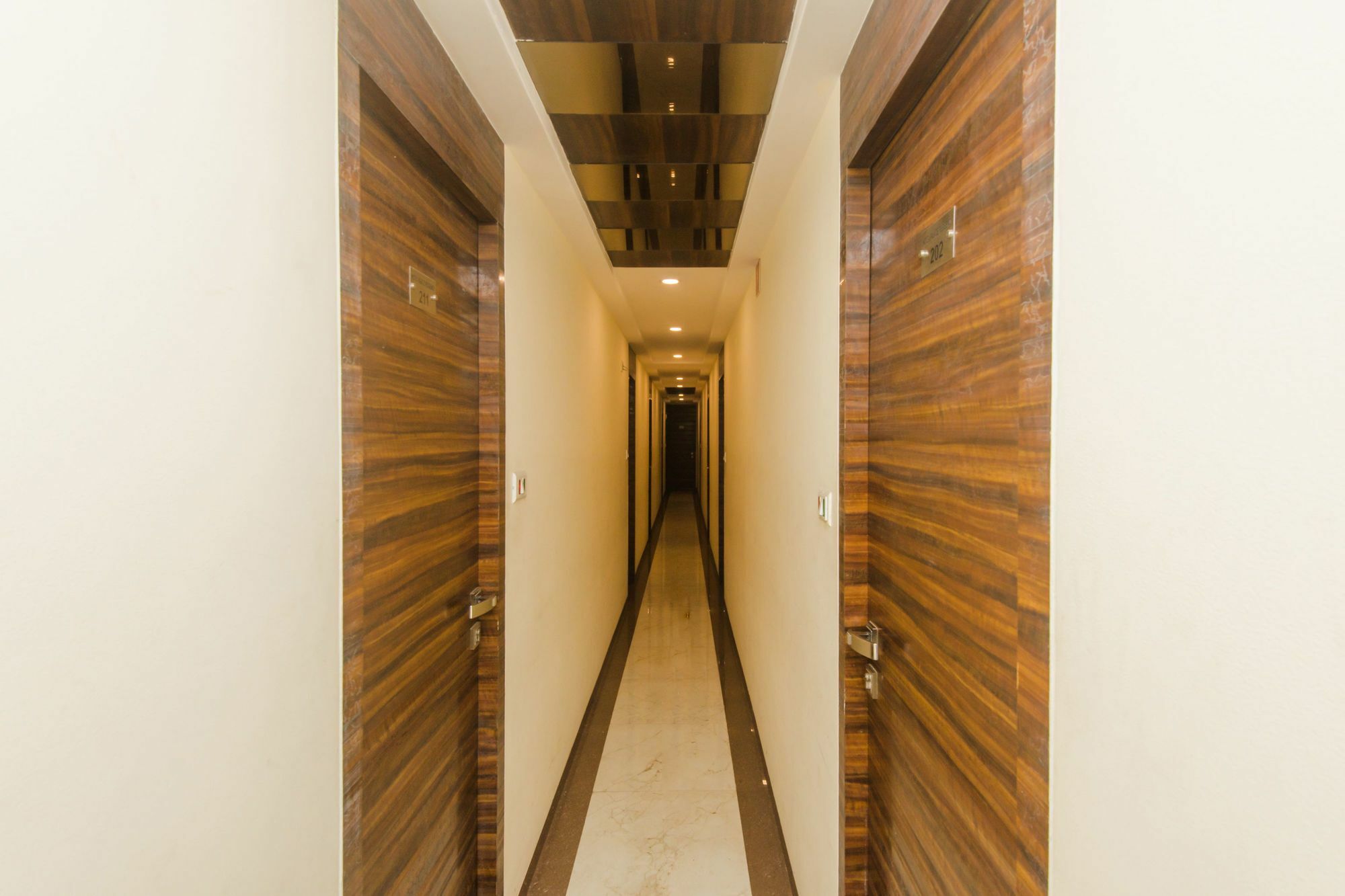 Hotel Palace Residency Near Lokmanya Tilak Terminus Mumbai Ngoại thất bức ảnh